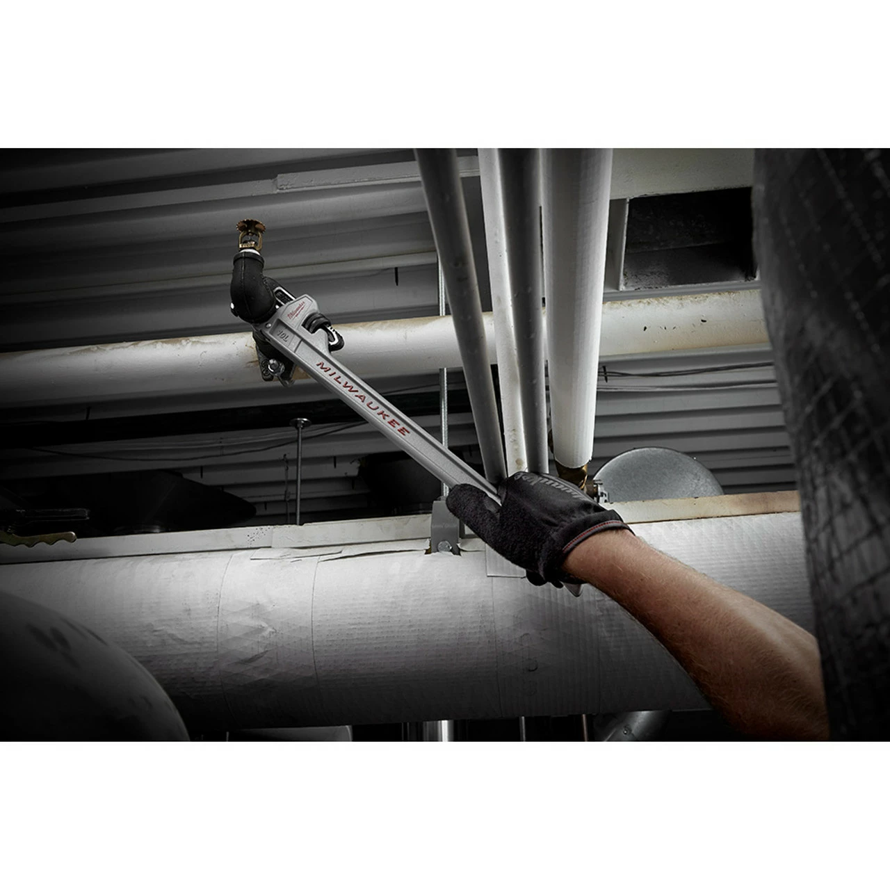 Milwaukee 48-22-7213 10L Aluminum Pipe Wrench POWERLENGTH 4 Milwaukee 48-22-7213 10L Aluminum Pipe Wrench POWERLENGTH - Image 2
